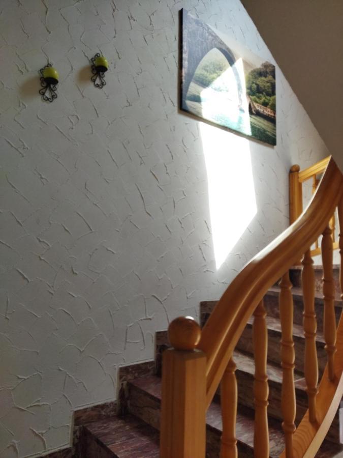 Aussergewoehnliche Atelierferienwohnung Mit Balkon An Der Donau Winzer Buitenkant foto