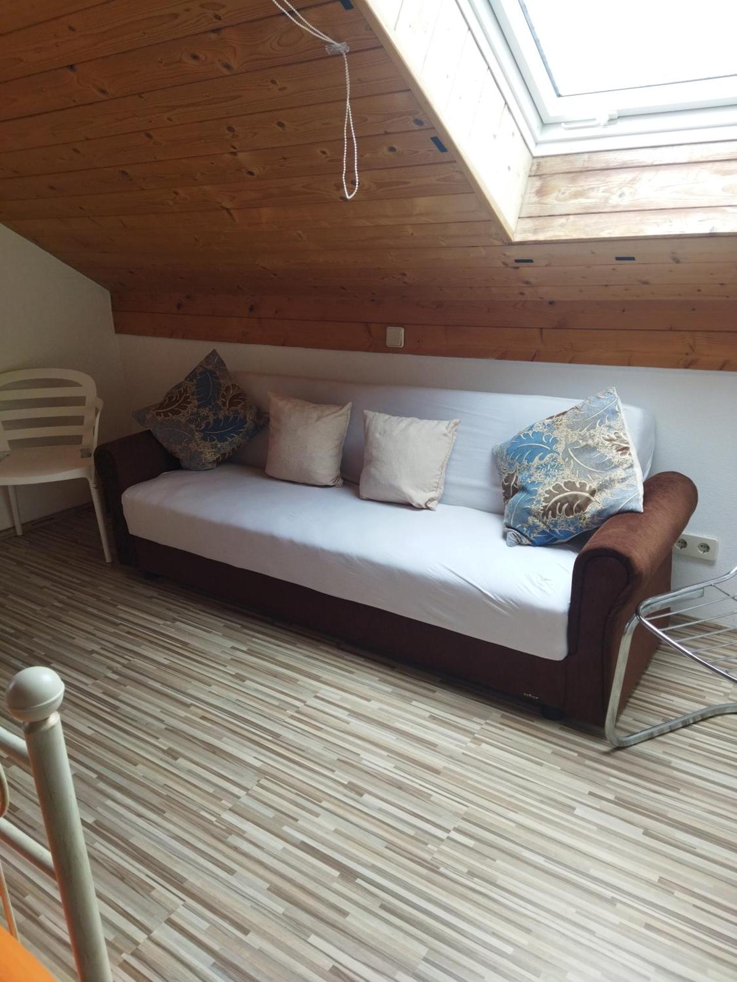Aussergewoehnliche Atelierferienwohnung Mit Balkon An Der Donau Winzer Buitenkant foto